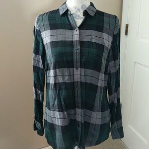 Limited green and black buffalo plaid shirt